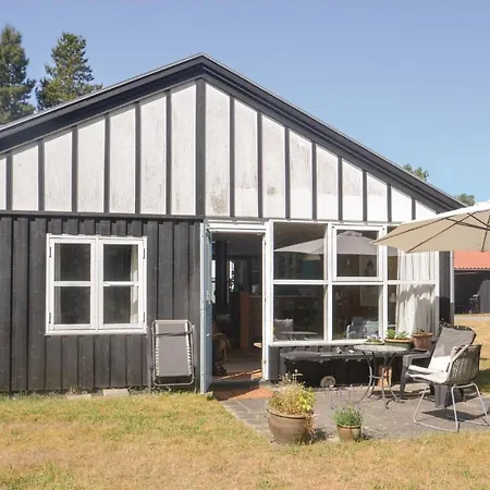 Two Bedroom Holiday In Vaggerlose